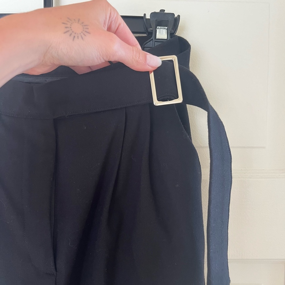 Balack business pants.
